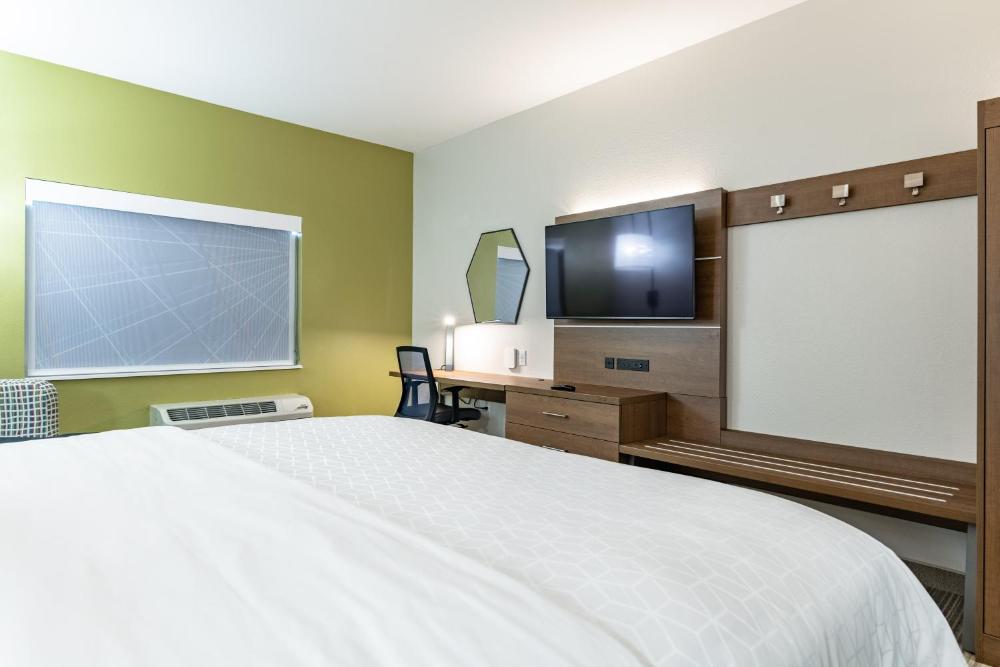 Standard King Room interior
